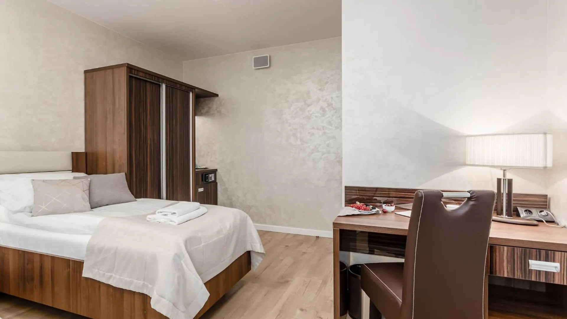 Deo Plaza Premium By Rent Like Home 그단스크 폴란드